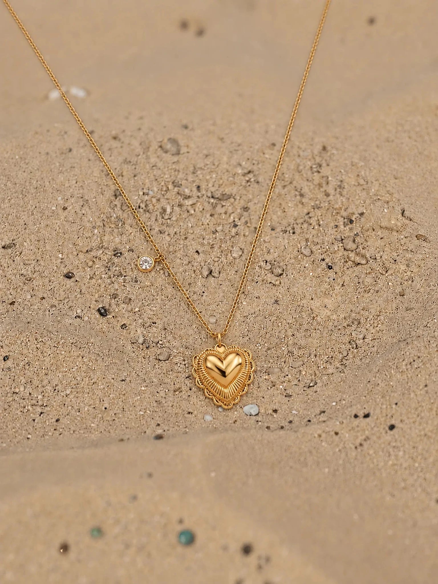Image of Amour Heart Pendant Necklace - Venyora Fashion