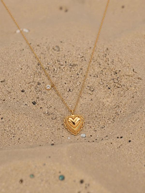 Amour Heart Pendant Necklace - Venyora Fashion