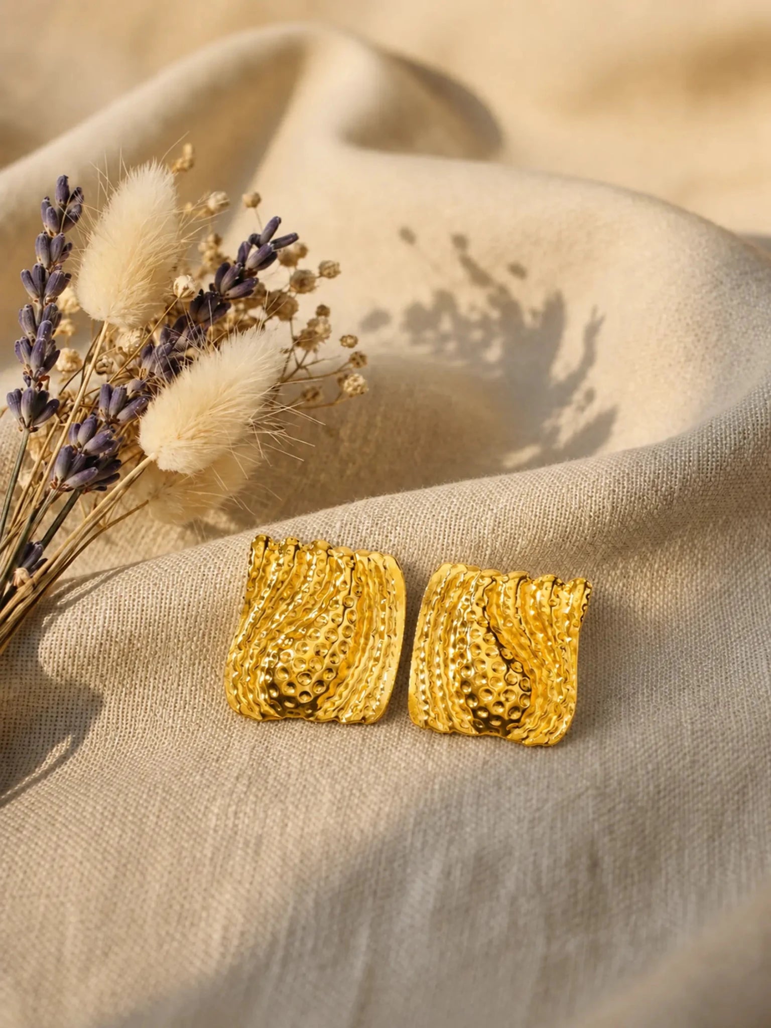 Image of Auric Dune Stud Earrings - Venyora Fashion