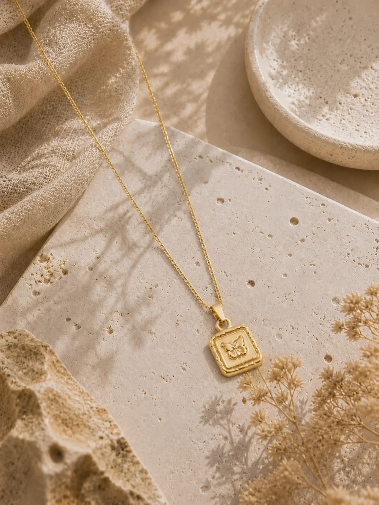 Flutter Charm Pendant Necklace - Venyora Fashion
