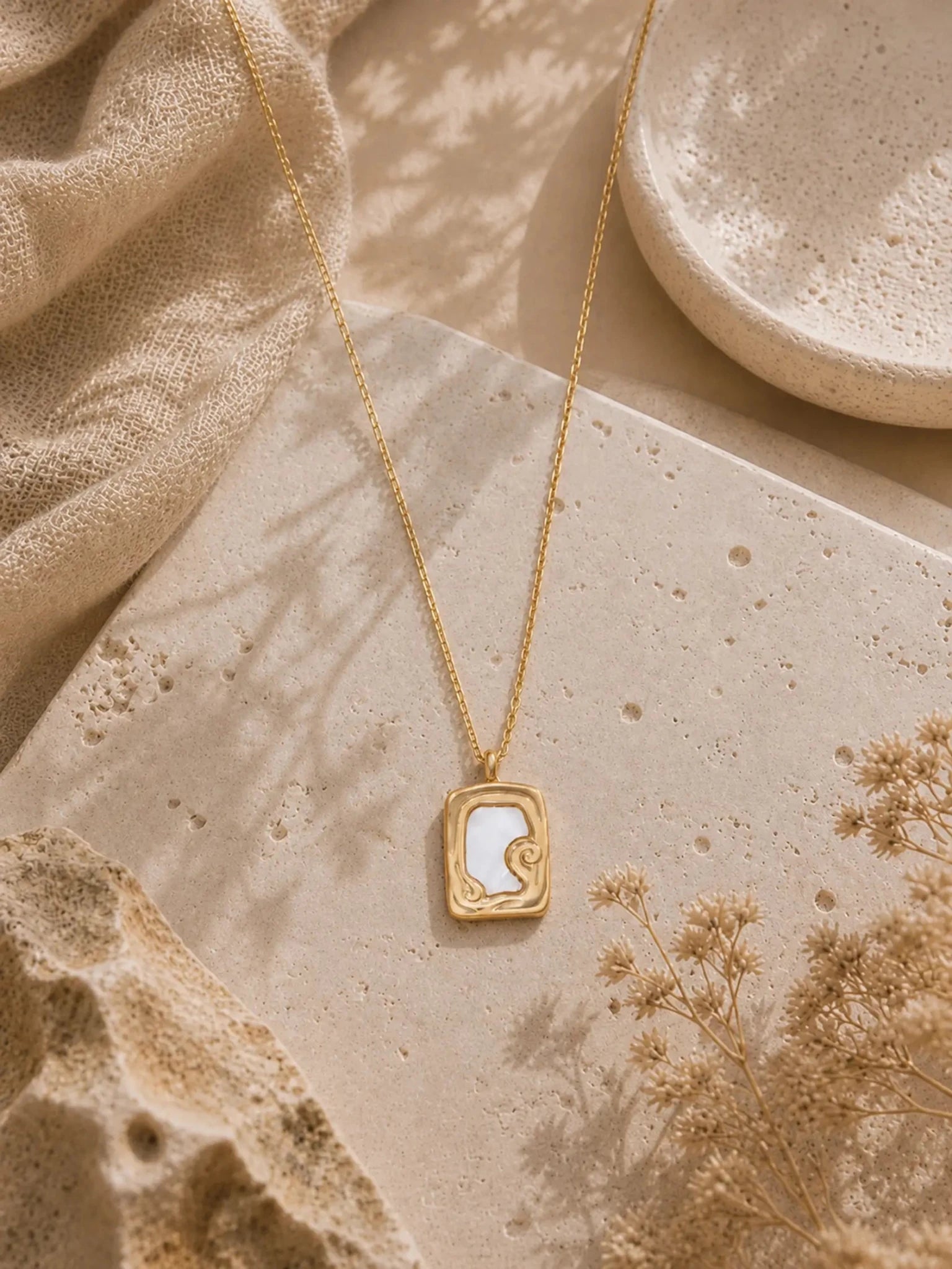 Luna Muse Pendant Necklace - Venyora Fashion