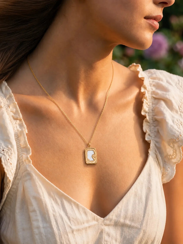Luna Muse Pendant Necklace - Venyora Fashion