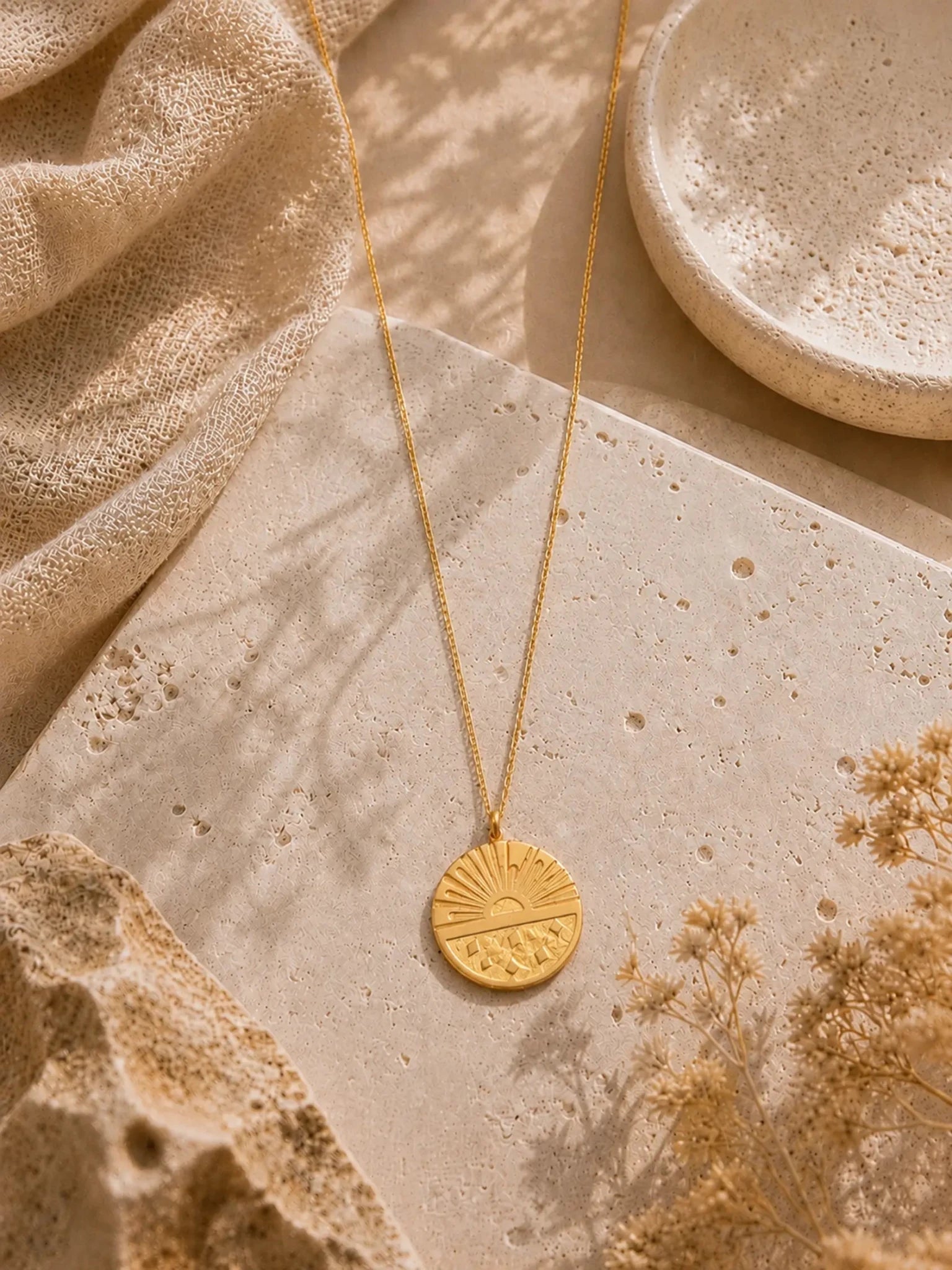 Image of Solstice Horizon Pendant Necklace - Venyora Fashion